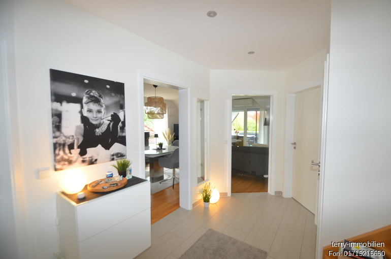 “Stilvoll. Sofort bezugsbereit. Maisonette-Traum in Isenbüttel”