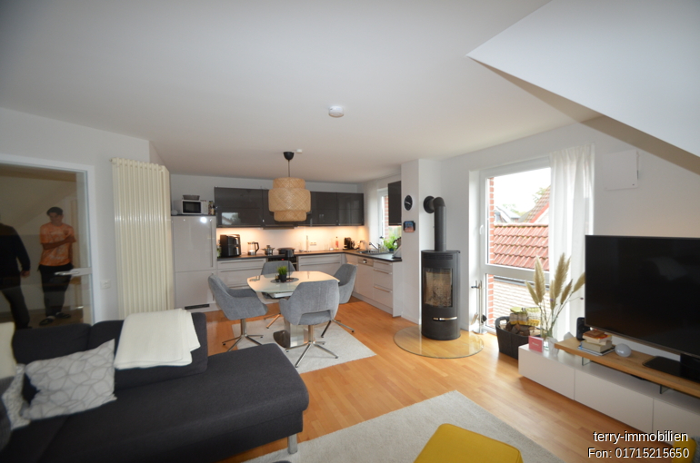 “Stilvoll. Sofort bezugsbereit. Maisonette-Traum in Isenbüttel”