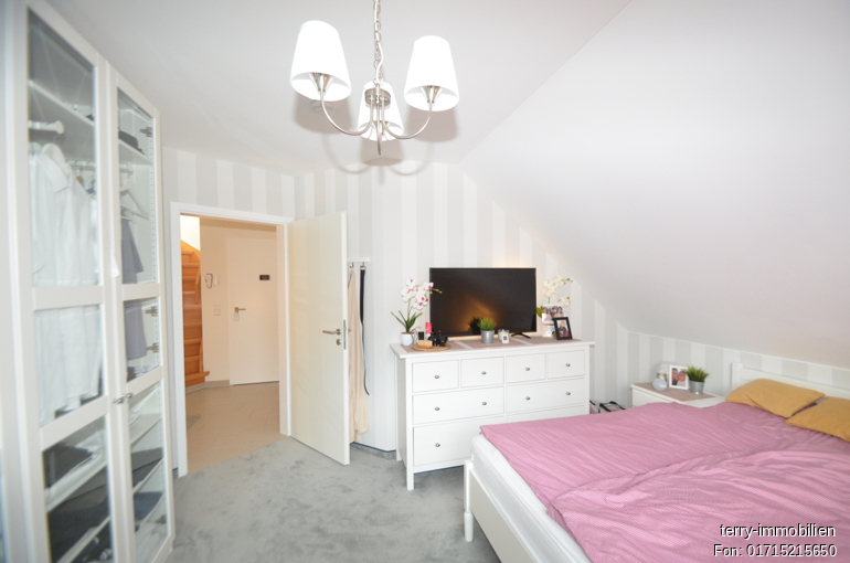 “Stilvoll. Sofort bezugsbereit. Maisonette-Traum in Isenbüttel”