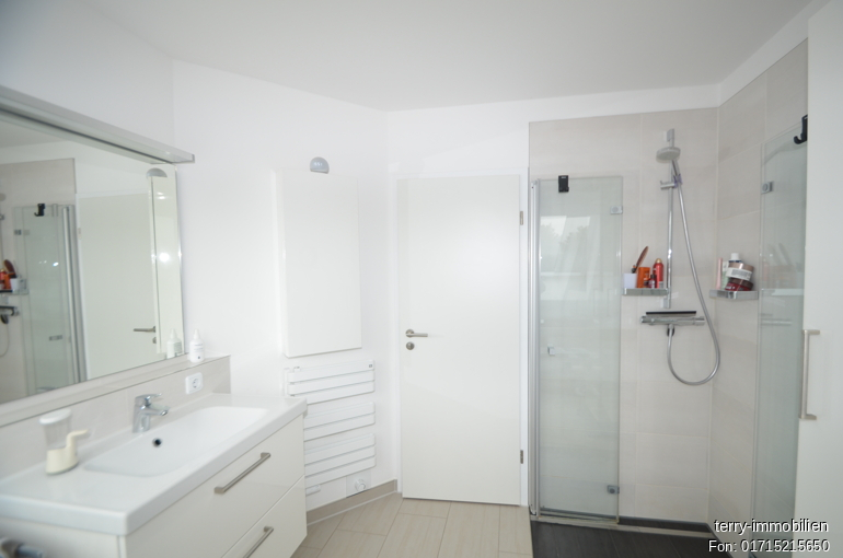 “Stilvoll. Sofort bezugsbereit. Maisonette-Traum in Isenbüttel”