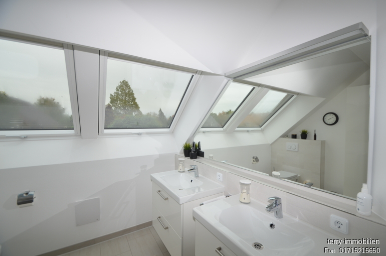 “Stilvoll. Sofort bezugsbereit. Maisonette-Traum in Isenbüttel”