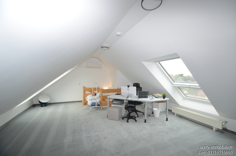 “Stilvoll. Sofort bezugsbereit. Maisonette-Traum in Isenbüttel”