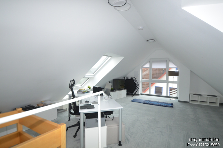 “Stilvoll. Sofort bezugsbereit. Maisonette-Traum in Isenbüttel”