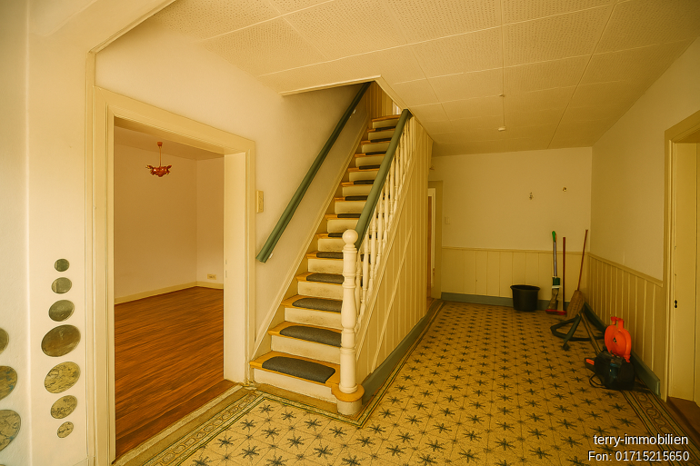 Historisches Anwesen mit Ausbaupotenzial
Charmante Hofanlage von 1874 mit großem Entwicklungsspielraum: