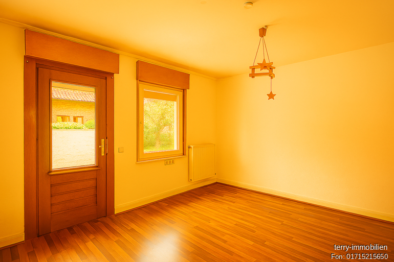 Historisches Anwesen mit Ausbaupotenzial
Charmante Hofanlage von 1874 mit großem Entwicklungsspielraum: