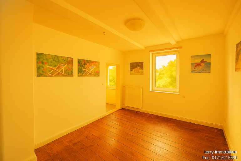 Historisches Anwesen mit Ausbaupotenzial
Charmante Hofanlage von 1874 mit großem Entwicklungsspielraum: