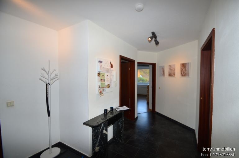 Charmante 4- Zimmer-Maisonette-Wohnung mit Balkon und Loggia in Isenbüttel