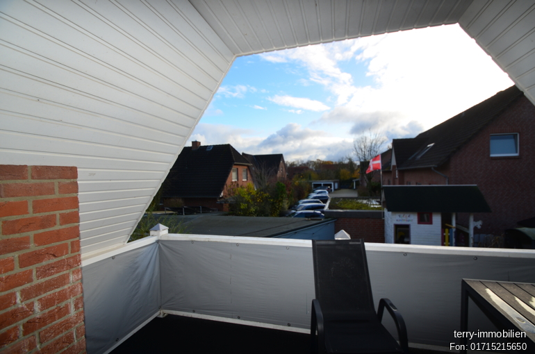 Charmante 4- Zimmer-Maisonette-Wohnung mit Balkon und Loggia in Isenbüttel