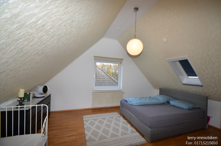 Charmante 4- Zimmer-Maisonette-Wohnung mit Balkon und Loggia in Isenbüttel