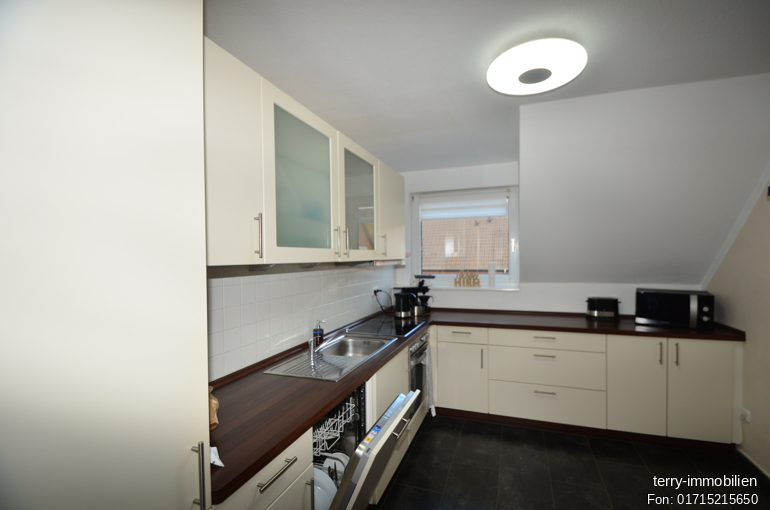 Charmante 4- Zimmer-Maisonette-Wohnung mit Balkon und Loggia in Isenbüttel