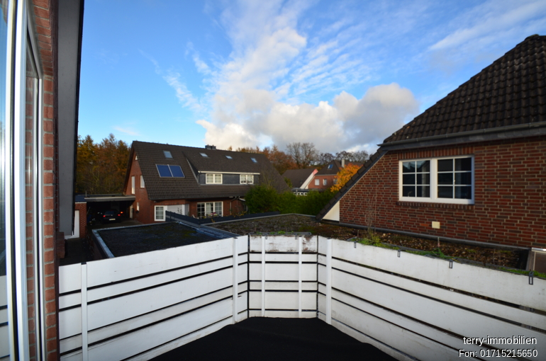 Charmante 4- Zimmer-Maisonette-Wohnung mit Balkon und Loggia in Isenbüttel