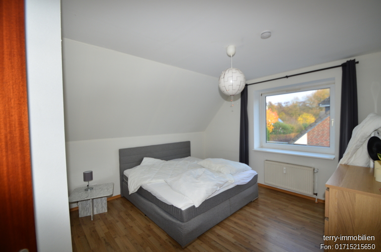 Charmante 4- Zimmer-Maisonette-Wohnung mit Balkon und Loggia in Isenbüttel