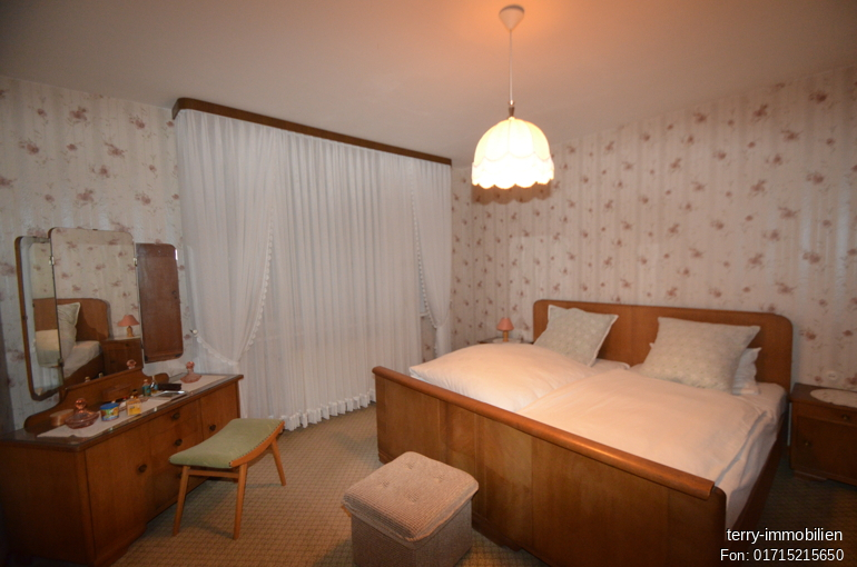 Einfamilienhaus mit Einliegerwohnung und zwei separaten Eingängen