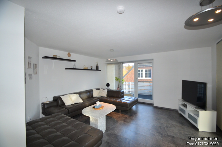 Charmante 4- Zimmer-Maisonette-Wohnung mit Balkon und Loggia in Isenbüttel