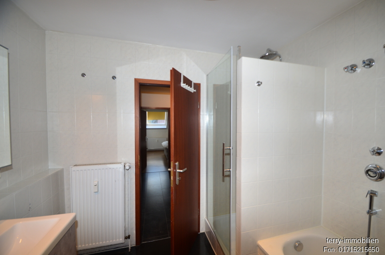 Charmante 4- Zimmer-Maisonette-Wohnung mit Balkon und Loggia in Isenbüttel