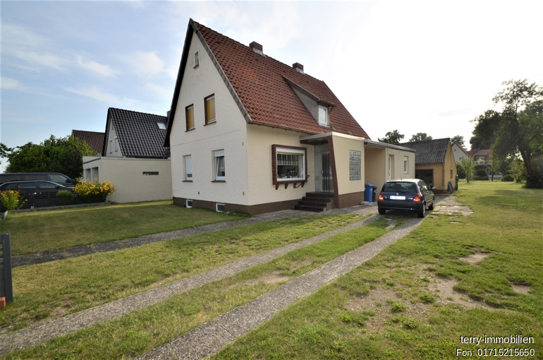 Modernisiertes Einfamilienhaus mit großem Grundstück