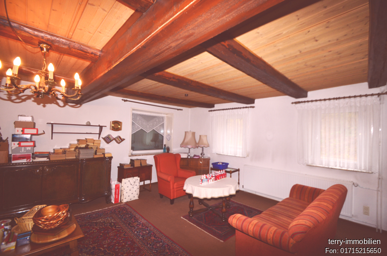 Einfamilienhaus mit Einliegerwohnung und historischem Charme