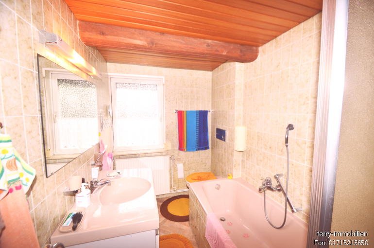 Einfamilienhaus mit Einliegerwohnung und historischem Charme