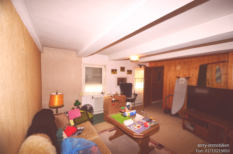 Einfamilienhaus mit Einliegerwohnung und historischem Charme