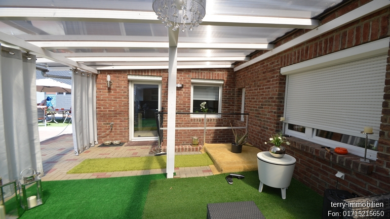 Gepflegte Doppelhaushälfte mit Doppelgarage auf schönem Grundstück