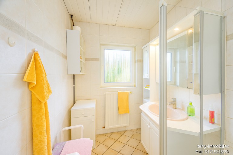 Gepflegtes Wohnhaus mit Wintergarten, großem Grundstück und vielseitigen Nutzungsmöglichkeiten