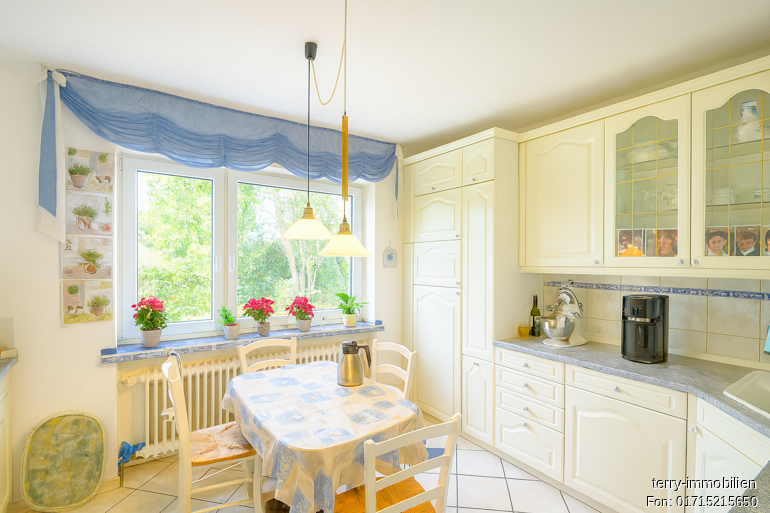 Gepflegtes Wohnhaus mit Wintergarten, großem Grundstück und vielseitigen Nutzungsmöglichkeiten