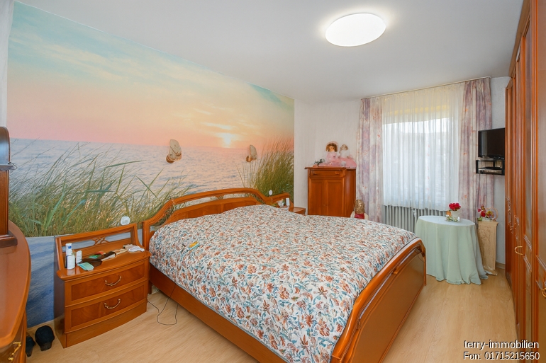 Gepflegtes Wohnhaus mit Wintergarten, großem Grundstück und vielseitigen Nutzungsmöglichkeiten