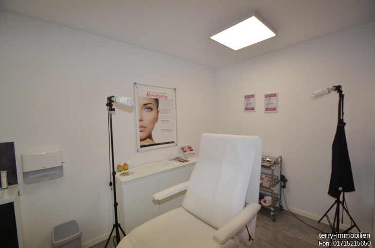 RESTHOF 1869 MIT BAULAND & PV-ANLAGE