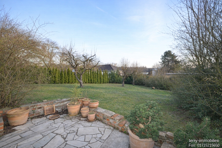 Einfamilienhaus mit außergewöhnlichem Potenzial auf großem Traumgrundstück