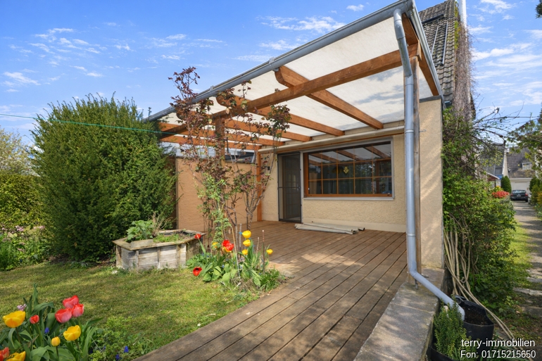 Charmantes Reiheneckhaus mit vielen Extras und großem Potenzial