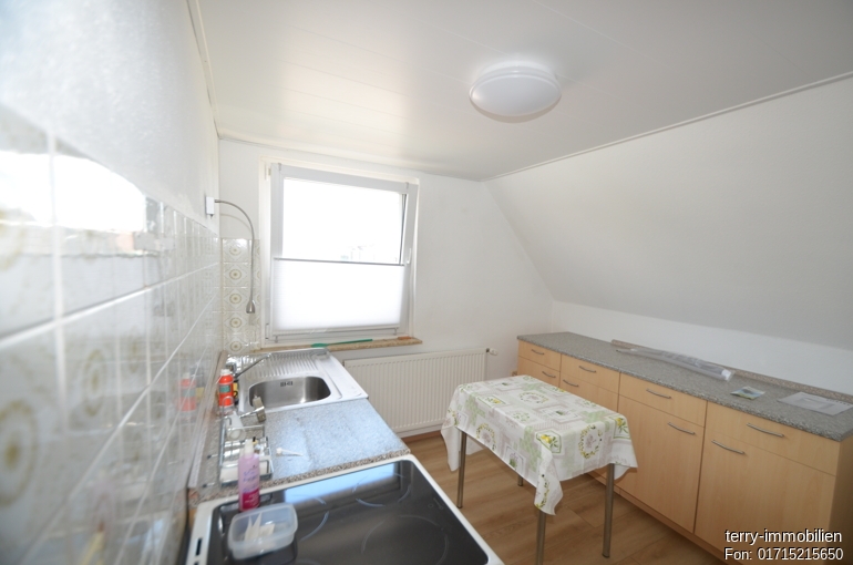 Gepflegtes Einfamilienhaus mit Garage und Stellplätzen