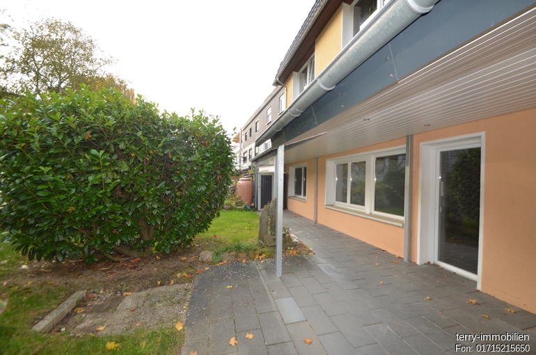 Kapitalanlage mit 5 Wohneinheiten, Garagen und Entwicklungspotenzial
